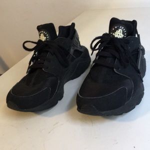 Huraches light wear